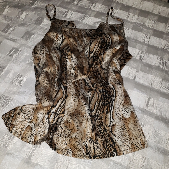 2/$25 CAMI LEOPARD PRINT COWL NECK MEDIUM - Picture 5 of 11